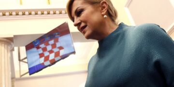 (Фото) САД, Кариби, Доха…поранешната претседателка на Хрватска објави дека ужива да патува