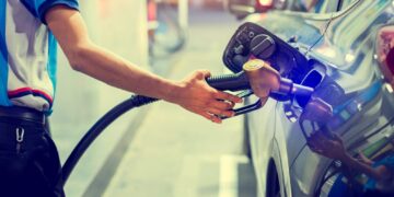 Мицкоски: Цените на горивата се намалија, очекувам дополнително снижување