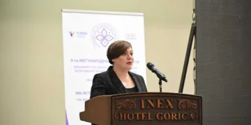 Димитриеска-Кочоска: Геополитичката нестабилност носи нови економски предизвици, приоритет останува заштитата на стандардот на граѓаните